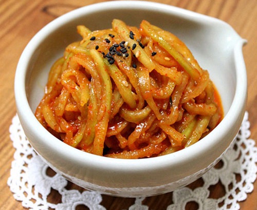 Hết veo bát cơm với món sung muối giòn tan không nổi váng giải ngấy cực hiệu quả