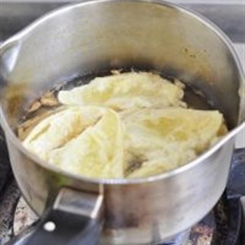 Cách làm hoa sen chiên trứng