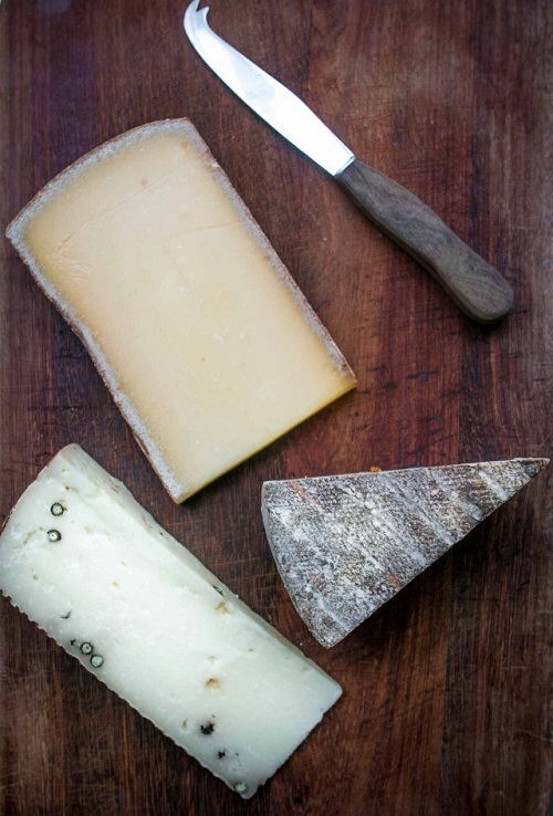 Hoài niệm về ấu thơ cùng kem ốc quế vị chuối và đu đủ