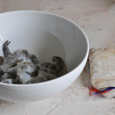 Cách làm hoành thánh bọc tôm chiên