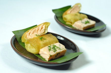 Hoành thánh cuốn cá hồi