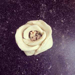 Cách làm hoành thánh hoa hồng chiên