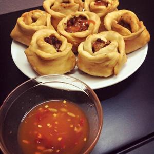 Cách làm hoành thánh hoa hồng chiên