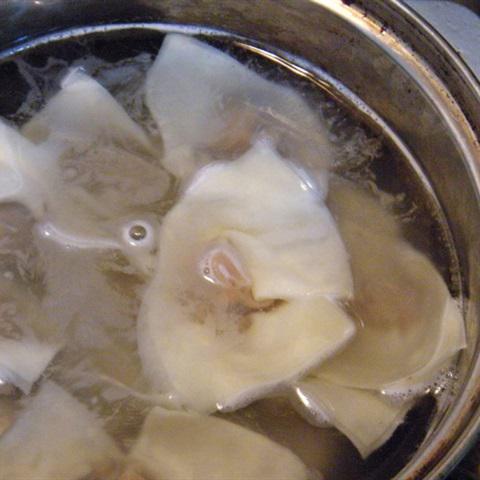 Cách làm hoành thánh luộc nhân thịt bằm