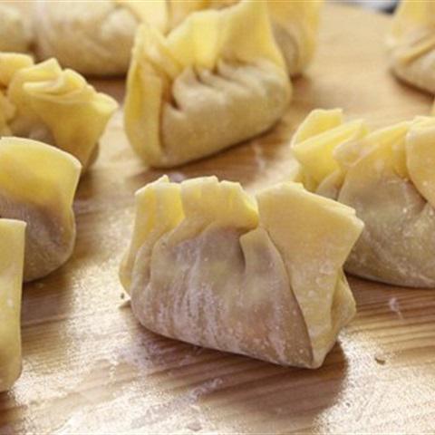 Cách làm hoành thánh tôm thịt