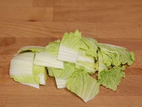 Học cách làm mỳ vịt xào dưa vô cùng đơn giản