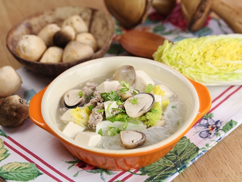 Học cách làm mỳ vịt xào dưa vô cùng đơn giản