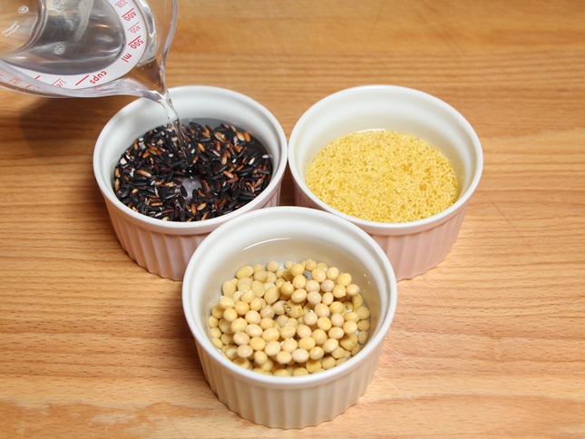 Học làm bánh dừa sên đường thơm ngọt ngay trong tích tắc