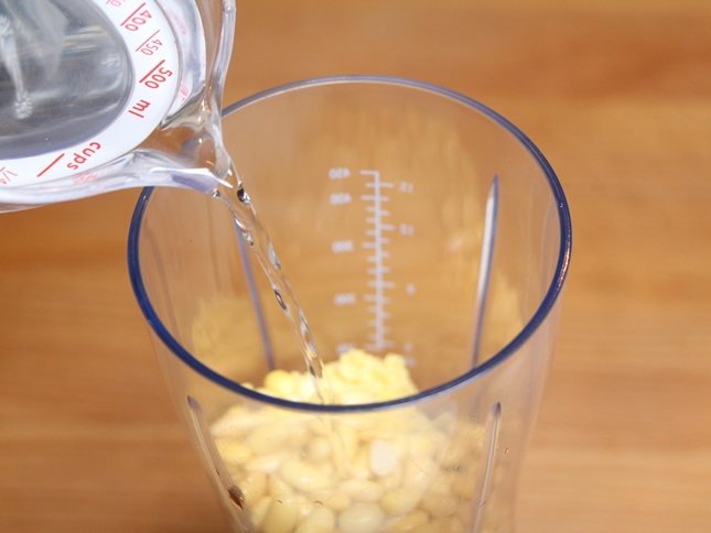 Học làm bánh dừa sên đường thơm ngọt ngay trong tích tắc