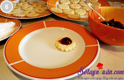 Học làm bánh quy mắt mèo ngon miệng