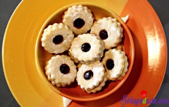 Học làm bánh quy mắt mèo ngon miệng
