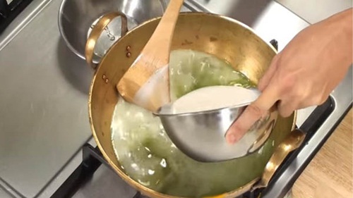 Học làm kẹo brigadeiro đầy mày sắc, ăn vặt cực vui của người Brazil