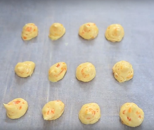 Học lỏm cách làm cơm rang cà ri đỏ cay dịu, beo béo ngon nức tiếng của Thái Lan