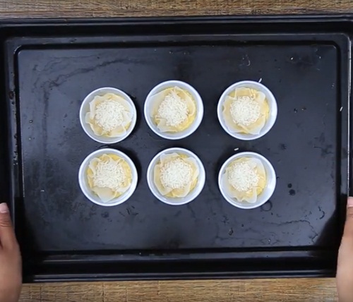 Học lỏm cách làm cơm rang cà ri đỏ cay dịu, beo béo ngon nức tiếng của Thái Lan