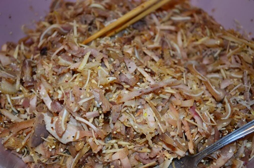 Học lỏm cách làm thịt xá xíu mềm thơm, đậm đà, ăn với gì cũng ngon