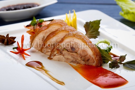 Học nấu món chân giò heo chiên giòn đúng cách.