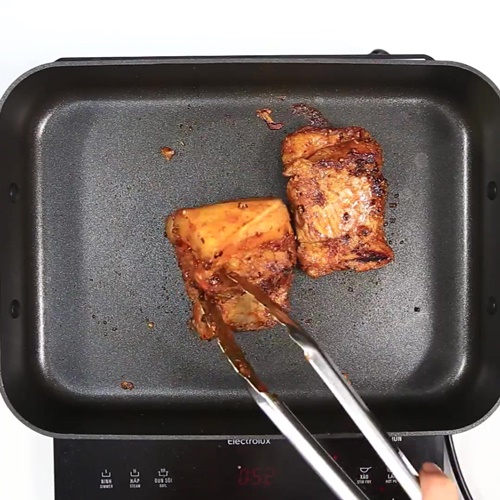 Học người Thái cách làm thịt lợn khô gác bếp thơm lừng, ngon gấp 100 lần thịt bò khô