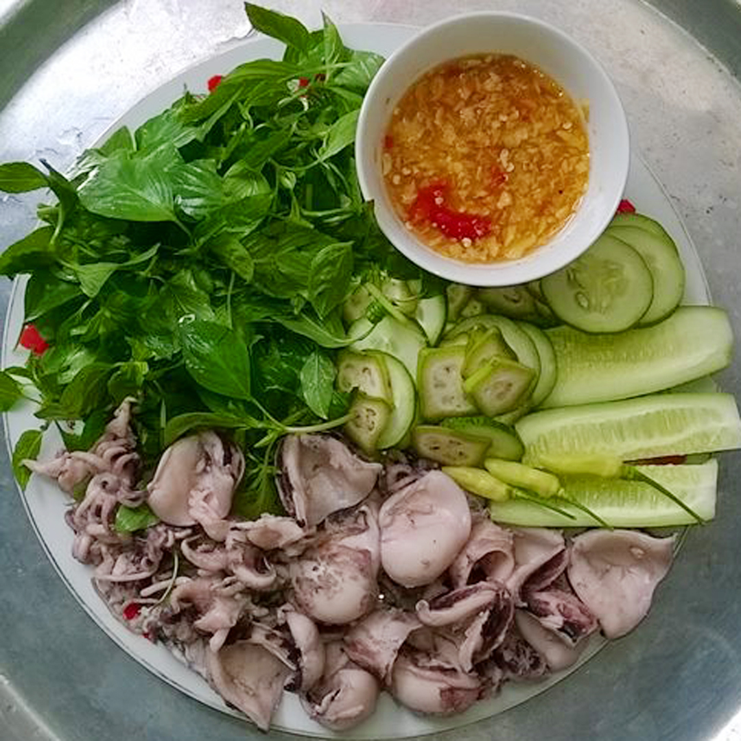 Hot dog “xác ướp” ngon cho Halloween