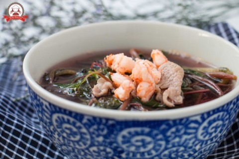 Hột vịt lộn hầm thuốc bắc