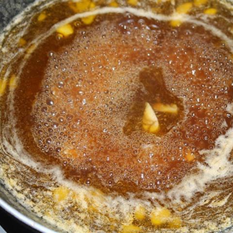 Cách làm hột vịt xào me