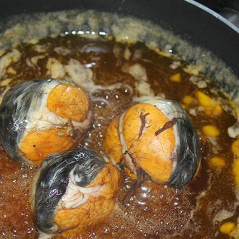 Cách làm hột vịt xào me