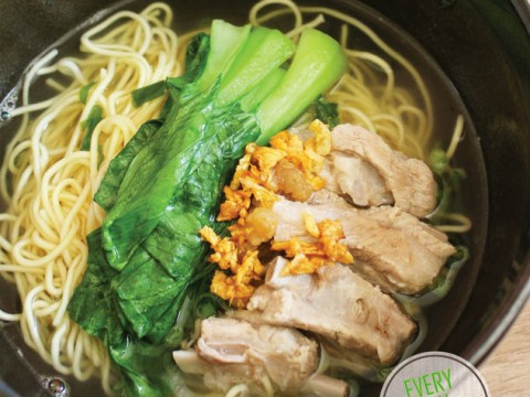 Hủ tiếu mì sườn