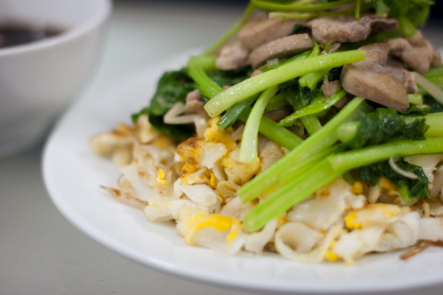 Hủ tíu mềm áp chảo