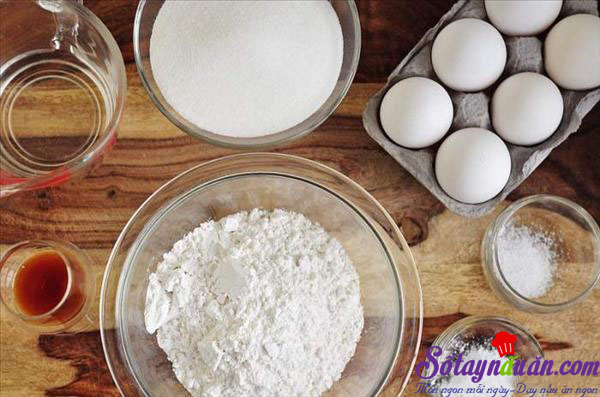 Hướng dẫn cách làm bánh gato dâu tây ngọt ngào đón Valentine