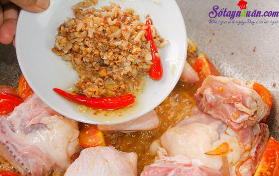 Hướng dẫn cách làm gà sốt hạnh nhân hấp dẫn