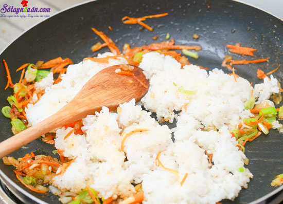 Hướng dẫn cách làm món cơm chiên Nhật Bản thơm ngon hấp dẫn