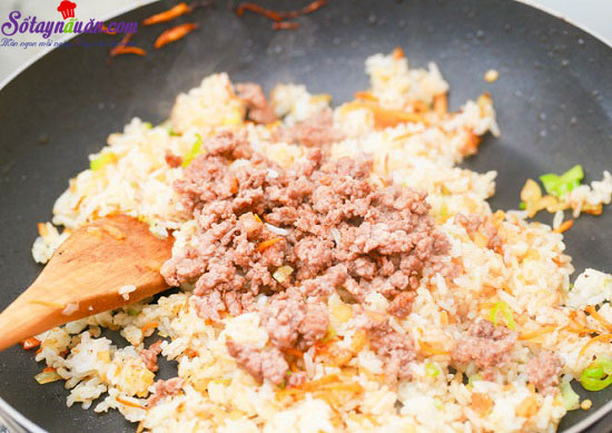 Hướng dẫn cách làm món cơm chiên Nhật Bản thơm ngon hấp dẫn