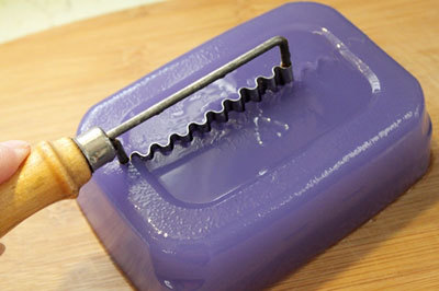 Hướng dẫn cách làm mứt rau câu dai dai ưa trẻ nít dịp Tết