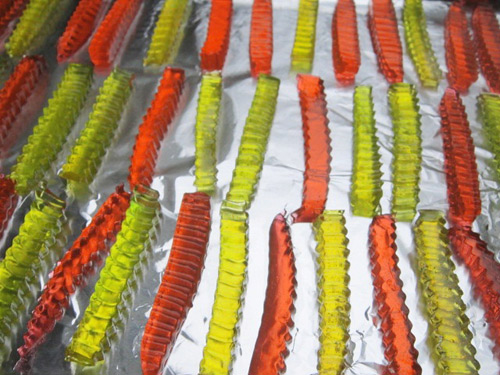 Hướng dẫn cách làm mứt rau câu dai dai ưa trẻ nít dịp Tết