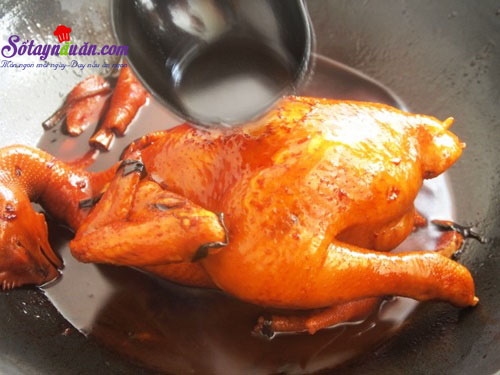 Hướng dẫn cho món gà om nguyên kiểu siêu hấp dẫn