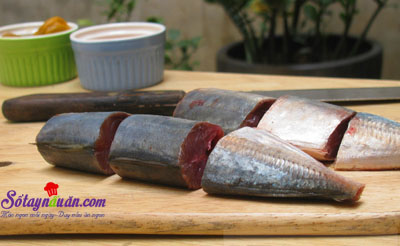 Hướng dẫn kho cá với mơ ngâm lạ mà tuyệt ngon