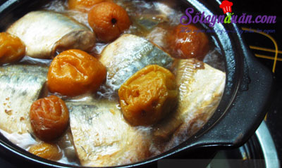 Hướng dẫn kho cá với mơ ngâm lạ mà tuyệt ngon