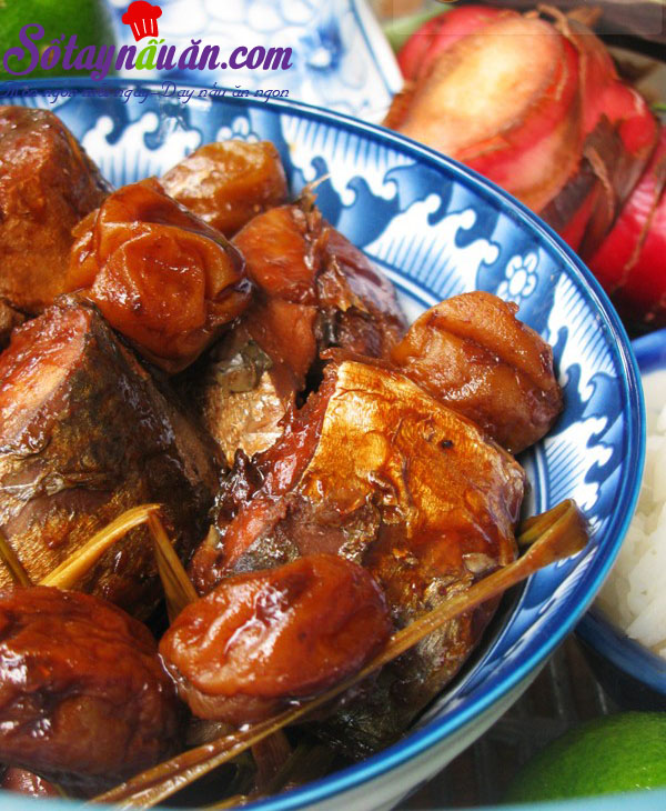 Hướng dẫn kho cá với mơ ngâm lạ mà tuyệt ngon