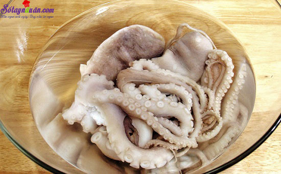 Hướng dẫn làm bạch tuộc xào cay kiểu Hàn ngon tuyệt