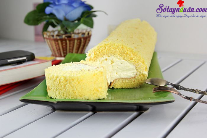 Hướng dẫn làm bánh bông lan cuộn siêu đơn giản