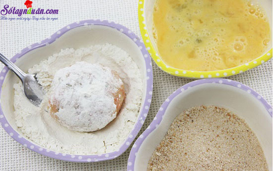 Hướng dẫn làm bánh cá hồi với khoai tây nghiền ngon miễn chê