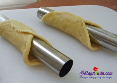 Hướng dẫn làm bánh cannoli truyền thống của Ý siêu ngon