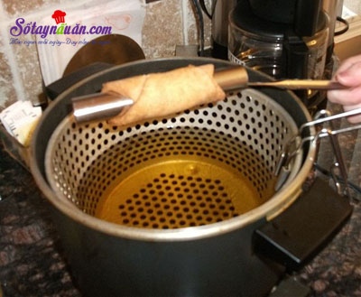 Hướng dẫn làm bánh cannoli truyền thống của Ý siêu ngon