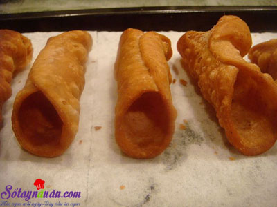Hướng dẫn làm bánh cannoli truyền thống của Ý siêu ngon
