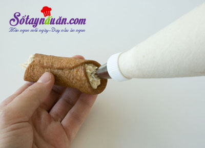 Hướng dẫn làm bánh cannoli truyền thống của Ý siêu ngon