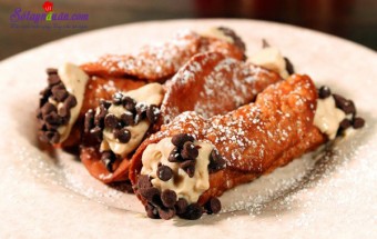 Hướng dẫn làm bánh cannoli truyền thống của Ý siêu ngon