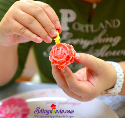 Hướng dẫn làm bánh của giới quý tộc Thái đẹp tuyệt