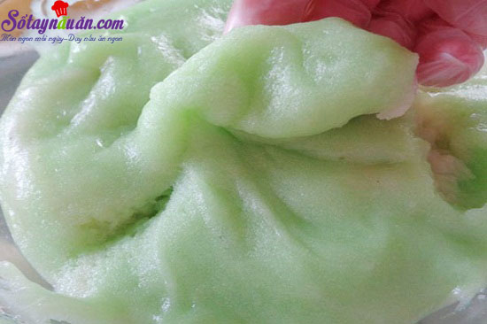 Hướng dẫn làm bánh dẻo lá dứa nhân đậu xanh ngon tuyệt