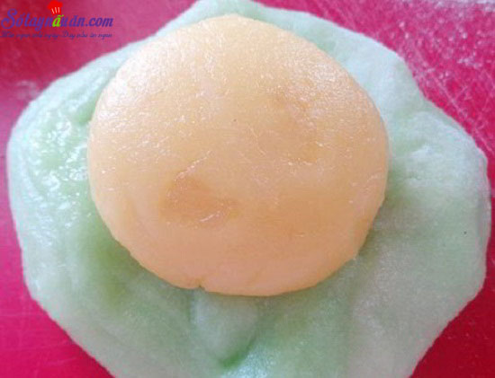 Hướng dẫn làm bánh dẻo lá dứa nhân đậu xanh ngon tuyệt