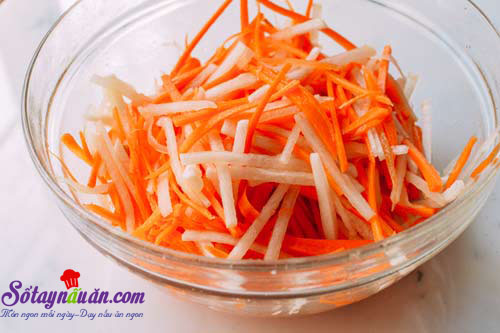 Hướng dẫn làm bánh mì kẹp thịt viên chiên cực ngon