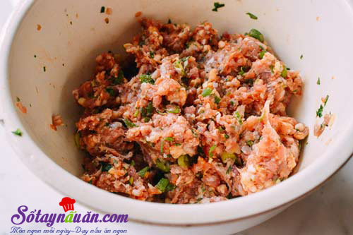 Hướng dẫn làm bánh mì kẹp thịt viên chiên cực ngon